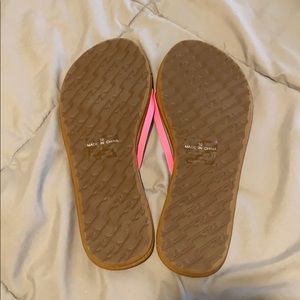 Vineyard Vines Shoes - Vineyard vines women’s flip flops Vineyard Vines Shoes - Vineyard vines women’s flip flops